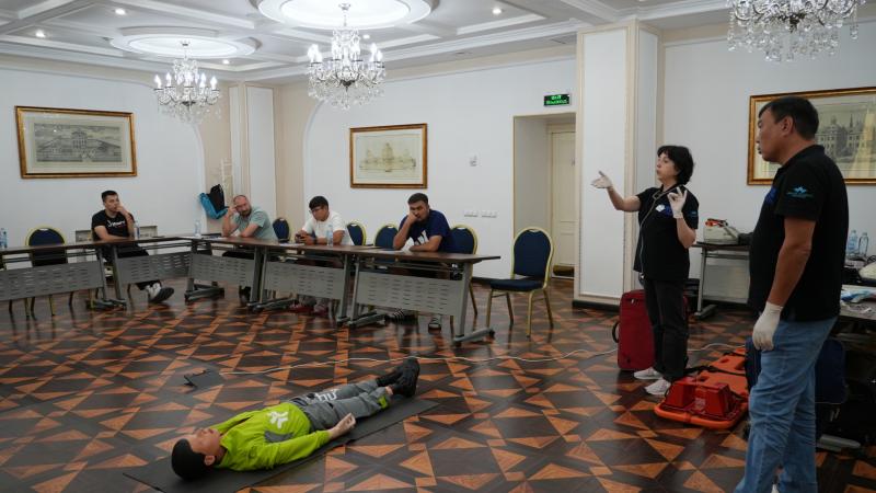 Қазақстандағы футзал клубтарының дәрігерлерін даярлау курсын өтуде